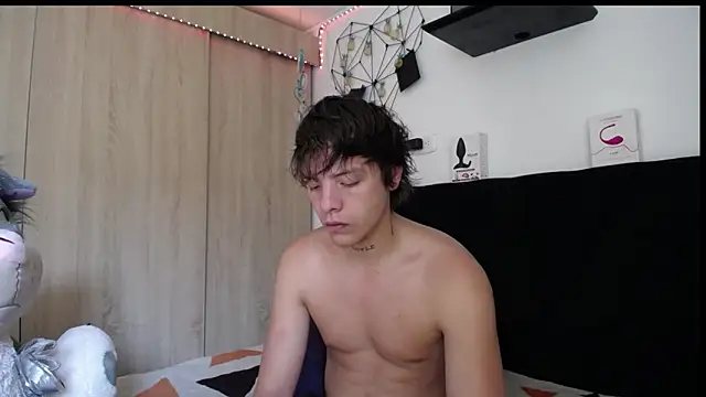 Santiago kiler online show from 02/11/26, 02:22