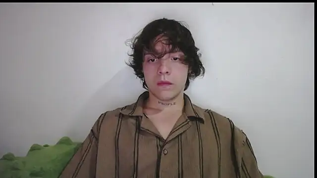 Santiago kiler online show from 06/16/26, 12:24