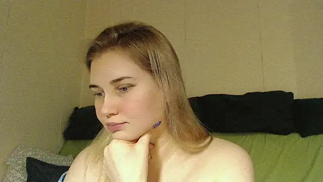 mmmPinUpGirl online show from 01/10/26, 05:37