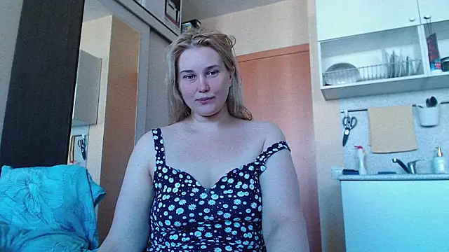 Snapshot of mmmPinUpGirl chatting on 07/16/26, 07:58 mmmPinUpGirl online show from 07/16/26, 07:58