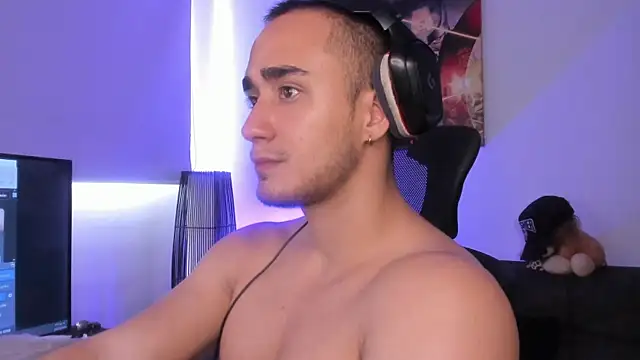 AlexRivera6 online show from 12/25/24, 06:52