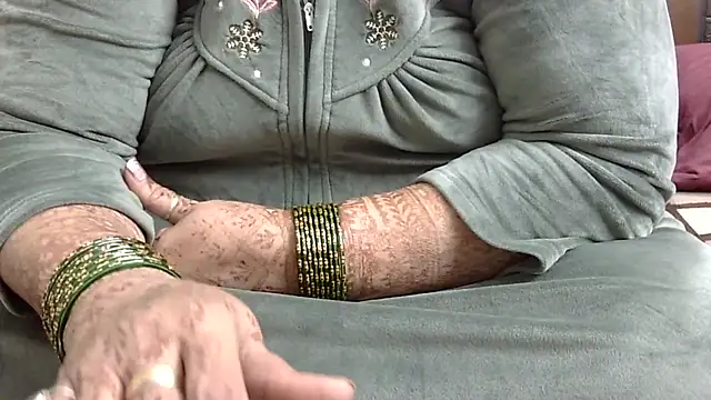 Kavya XX online show from 11/26/25, 01:17