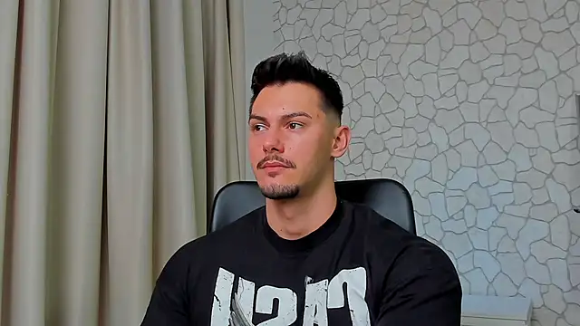 Snapshot of ClintMasters chatting on 03/19/25, 05:41 ClintMasters online show from 03/19/25, 05:41