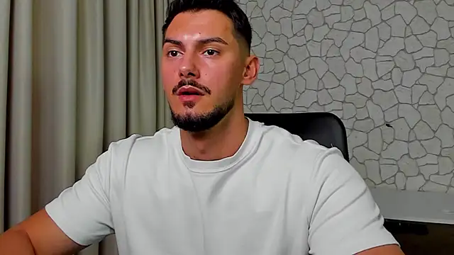 Snapshot of ClintMasters chatting on 09/26/25, 04:27 ClintMasters online show from 09/26/25, 04:27