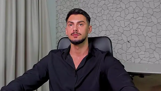 Snapshot of ClintMasters chatting on 11/29/25, 05:32 ClintMasters online show from 11/29/25, 05:32