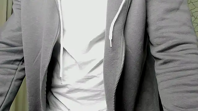 Snapshot of ClintMasters chatting on 12/15/25, 05:55 ClintMasters online show from 12/15/25, 05:55