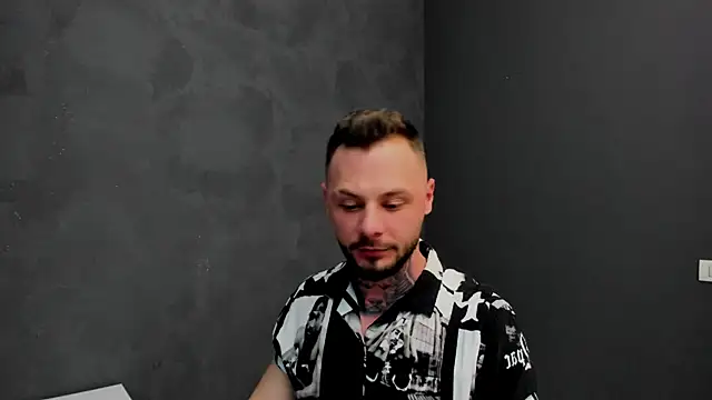 Snapshot of BrianHunts chatting on 01/18/25, 12:15 BrianHunts online show from 01/18/25, 12:15