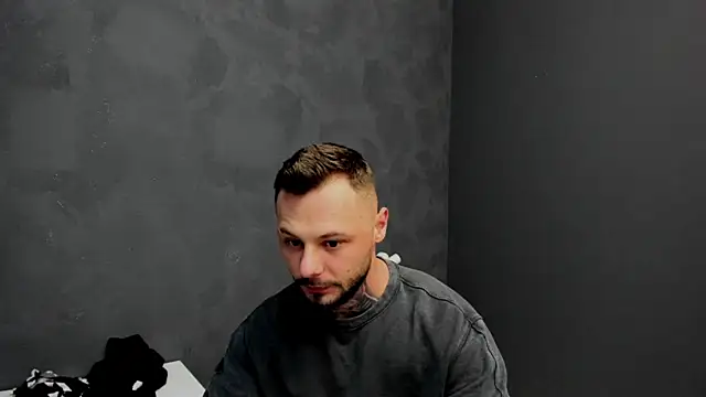 Snapshot of BrianHunts chatting on 01/22/25, 07:03 BrianHunts online show from 01/22/25, 07:03