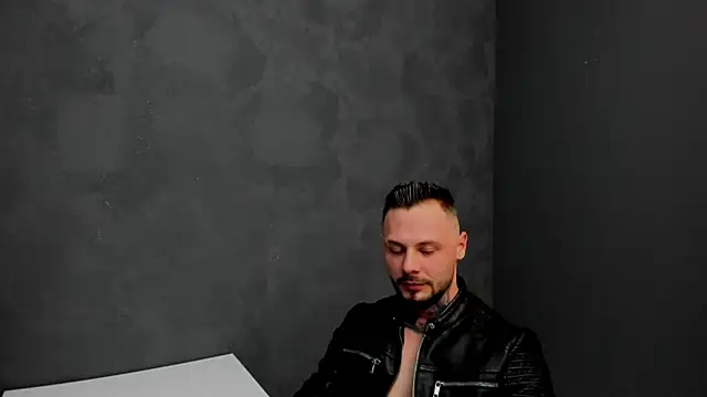 Snapshot of BrianHunts chatting on 01/23/25, 11:48 BrianHunts online show from 01/23/25, 11:48