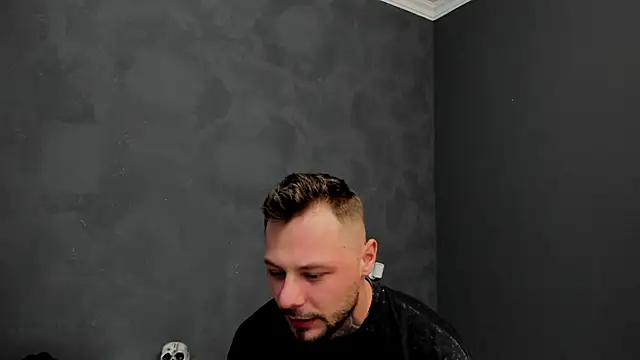 Snapshot of BrianHunts chatting on 01/28/25, 05:54 BrianHunts online show from 01/28/25, 05:54