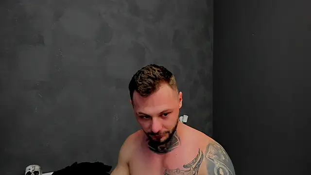 Snapshot of BrianHunts chatting on 01/29/25, 09:23 BrianHunts online show from 01/29/25, 09:23