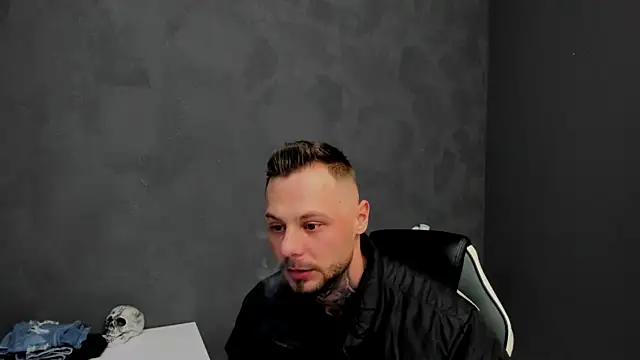 Snapshot of BrianHunts chatting on 02/07/25, 06:56 BrianHunts online show from 02/07/25, 06:56