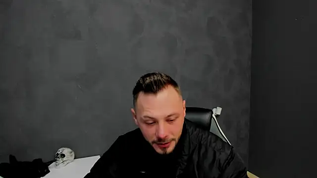 Snapshot of BrianHunts chatting on 02/08/25, 05:40 BrianHunts online show from 02/08/25, 05:40