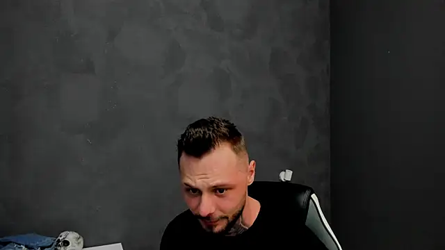 Snapshot of BrianHunts chatting on 02/11/25, 09:20 BrianHunts online show from 02/11/25, 09:20