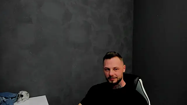 Snapshot of BrianHunts chatting on 02/11/25, 12:37 BrianHunts online show from 02/11/25, 12:37