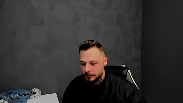 Snapshot of BrianHunts chatting on 02/12/25, 05:26 BrianHunts online show from 02/12/25, 05:26