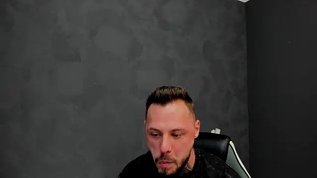 Snapshot of BrianHunts chatting on 02/15/25, 09:16 BrianHunts online show from 02/15/25, 09:16