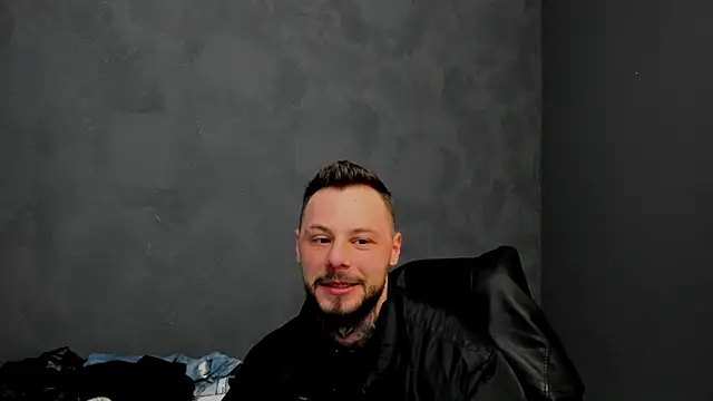 Snapshot of BrianHunts chatting on 02/17/25, 06:53 BrianHunts online show from 02/17/25, 06:53