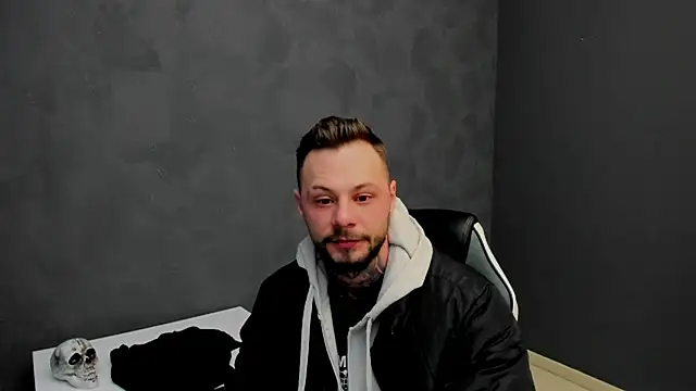 Snapshot of BrianHunts chatting on 02/20/25, 05:55 BrianHunts online show from 02/20/25, 05:55