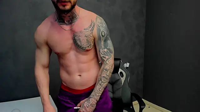 Snapshot of BrianHunts chatting on 03/06/25, 09:47 BrianHunts online show from 03/06/25, 09:47