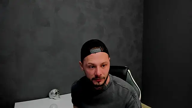 Snapshot of BrianHunts chatting on 03/21/25, 05:32 BrianHunts online show from 03/21/25, 05:32