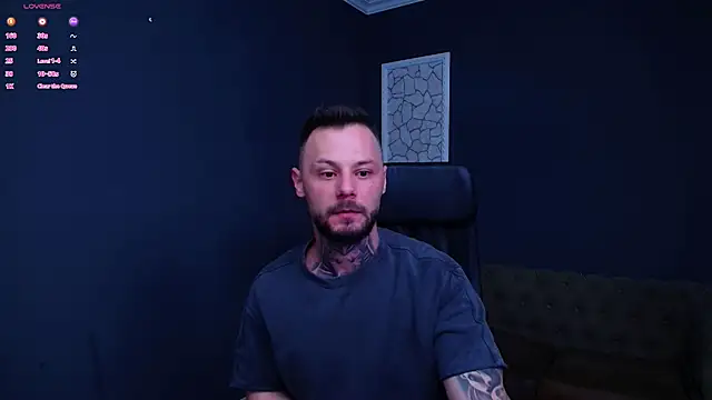 Snapshot of BrianHunts chatting on 10/18/25, 04:04 BrianHunts online show from 10/18/25, 04:04