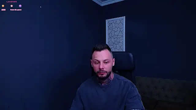 Snapshot of BrianHunts chatting on 10/19/25, 04:13 BrianHunts online show from 10/19/25, 04:13