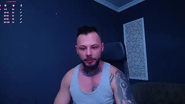 Snapshot of BrianHunts chatting on 11/17/25, 05:35 BrianHunts online show from 11/17/25, 05:35