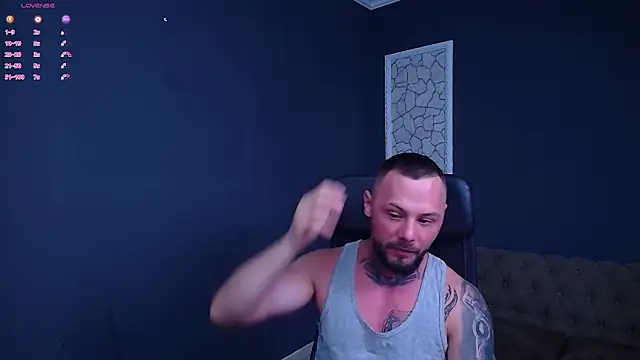 Snapshot of BrianHunts chatting on 11/22/25, 05:39 BrianHunts online show from 11/22/25, 05:39