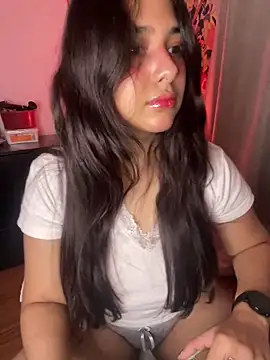 Snapshot of xSelena chatting on 03/22/25, 04:56 xSelena online show from 03/22/25, 04:56