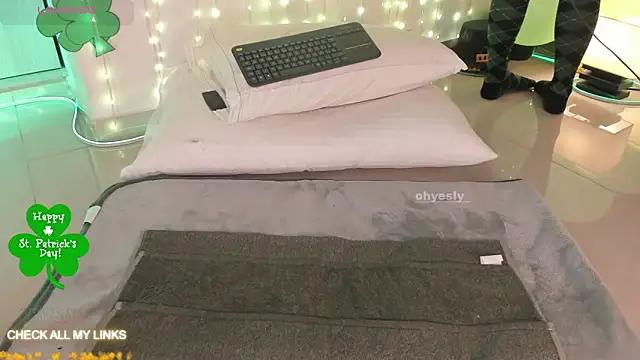 ohyesly  online show from 03/26/26, 10:21