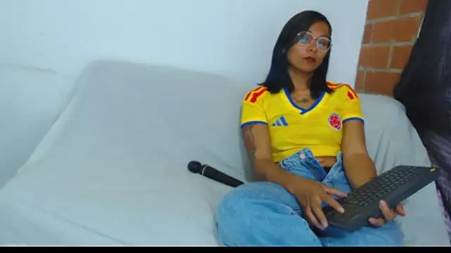 Sofynix online show from 06/17/26, 03:46