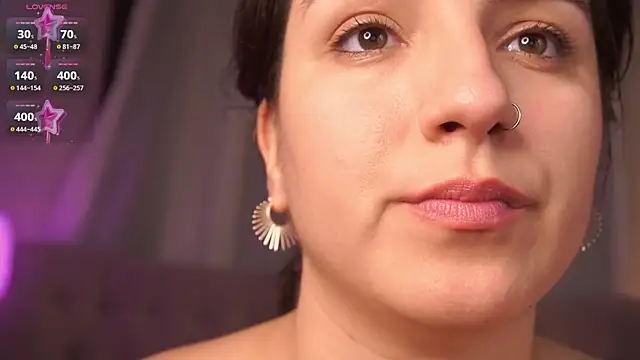 Snapshot of Daphne_Moss chatting on 02/05/25, 12:10 Daphne Moss online show from 02/05/25, 12:10