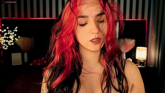 Daphne Moss online show from 04/23/26, 01:02