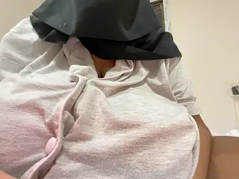 Submissive Arab online show from 04/06/26, 12:17