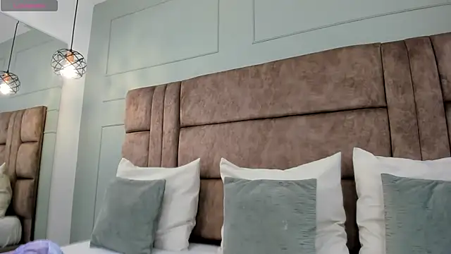 princesaparis online show from 02/21/25, 11:33