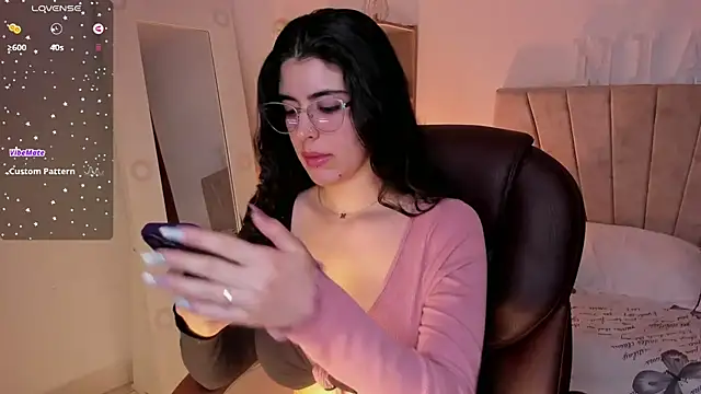 Snapshot of _Niah_ chatting on 02/01/25, 08:26 Niah online show from 02/01/25, 08:26