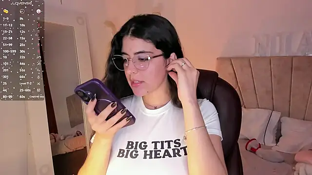 Snapshot of _Niah_ chatting on 02/09/25, 12:17 Niah online show from 02/09/25, 12:17