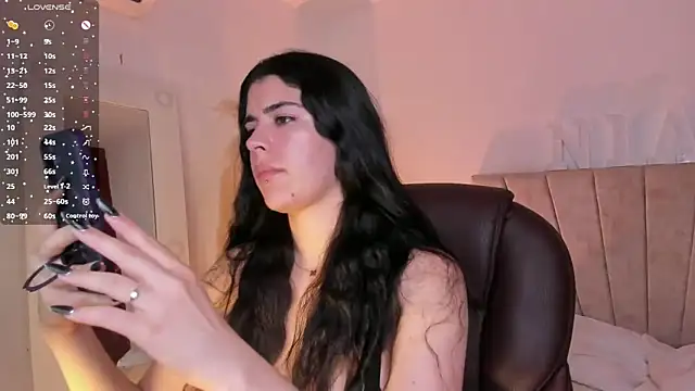 Snapshot of _Niah_ chatting on 02/11/25, 09:14 Niah online show from 02/11/25, 09:14