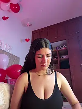 Snapshot of _Niah_ chatting on 02/14/25, 09:53 Niah online show from 02/14/25, 09:53