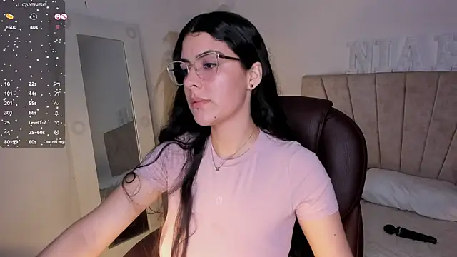 Snapshot of _Niah_ chatting on 02/24/25, 09:20 Niah online show from 02/24/25, 09:20