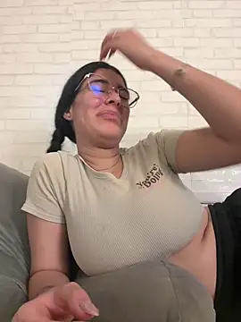 Snapshot of _Niah_ chatting on 03/14/25, 08:49 Niah online show from 03/14/25, 08:49