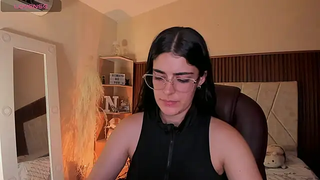 Snapshot of _Niah_ chatting on 10/07/25, 07:44 Niah online show from 10/07/25, 07:44