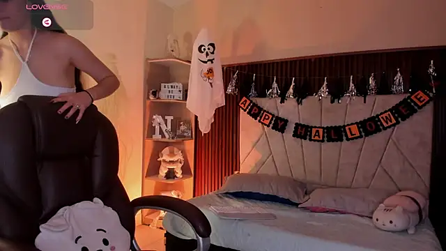 Snapshot of _Niah_ chatting on 11/03/25, 08:10 Niah online show from 11/03/25, 08:10