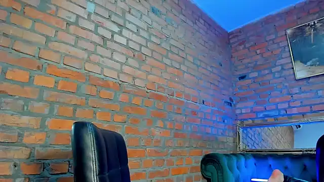 Snapshot of MistressMilana chatting on 12/20/24, 03:10 MistressMilana online show from 12/20/24, 03:10