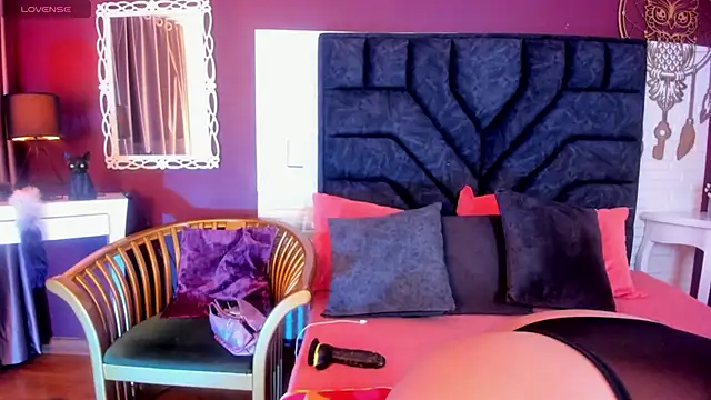 Mia-Bloom online show from 03/04/25, 03:44