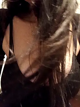 Snapshot of eva750 chatting on 12/17/25, 03:40 eva750 online show from 12/17/25, 03:40