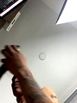 sorry-mom69 online show from 10/17/25, 06:54