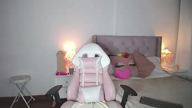 destinysweet21 online show from 12/19/24, 09:40