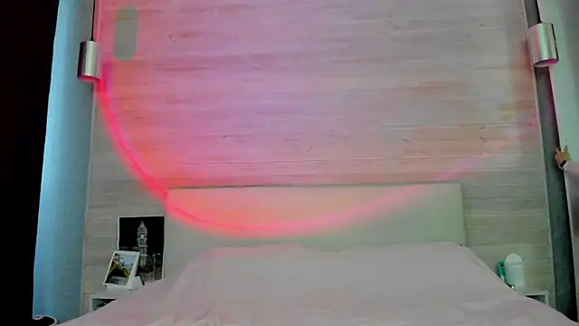 molly hunt  online show from 04/24/26, 03:31